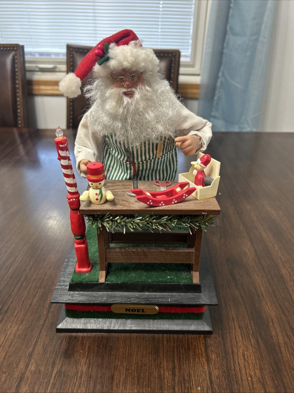 VTG Holiday Creations Scene Santa Clause Workbench Musical 1993
